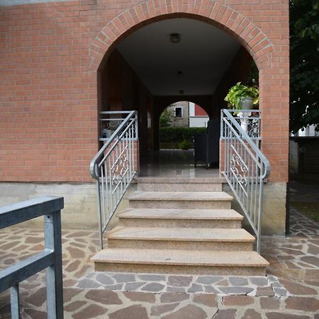 Villa Ferrari Oriella Solignano Nuovo Eksteriør bilde