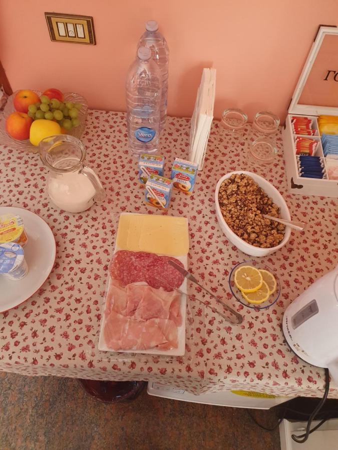 Villa Ferrari Oriella Solignano Nuovo Eksteriør bilde