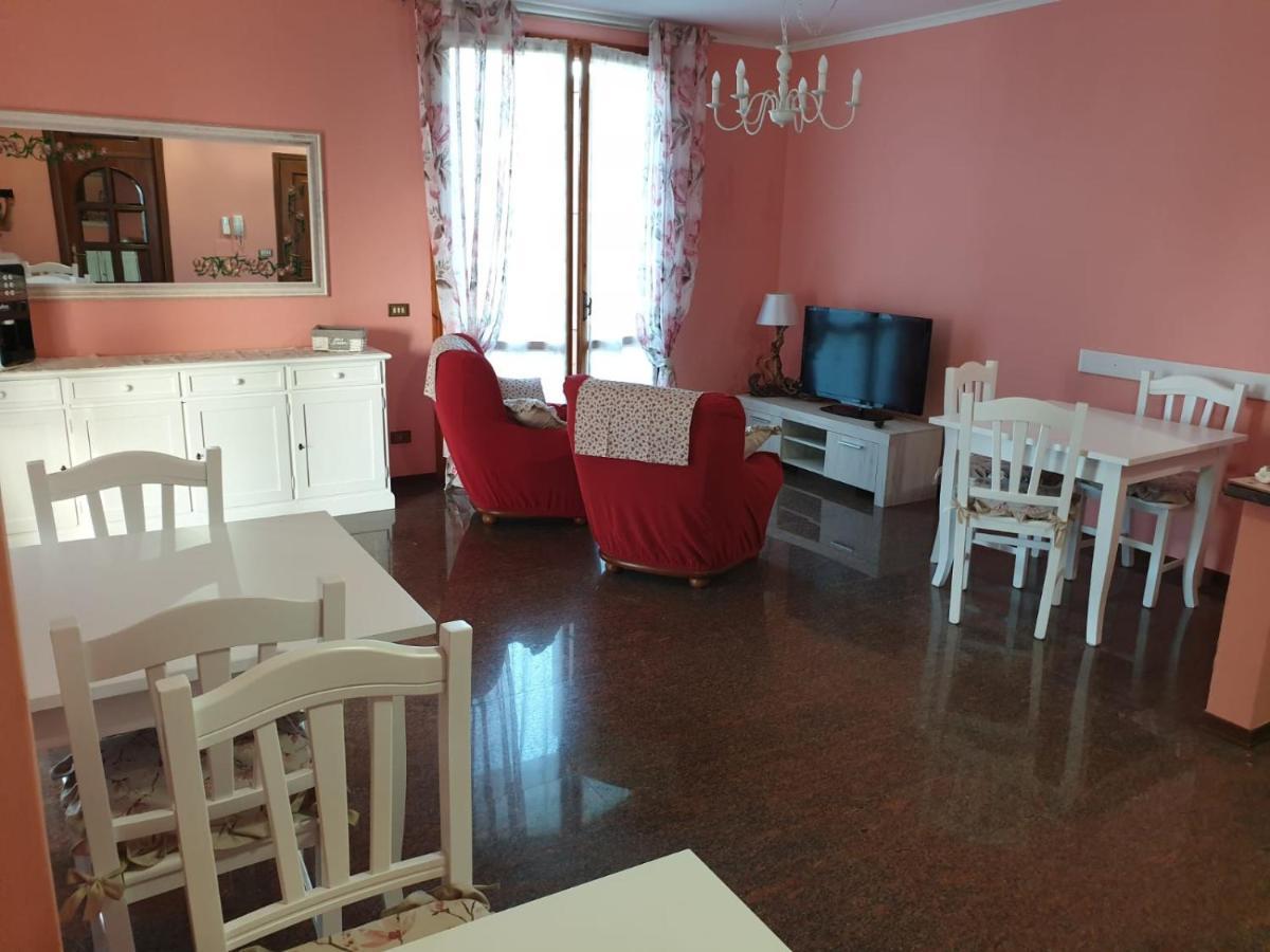 Villa Ferrari Oriella Solignano Nuovo Eksteriør bilde
